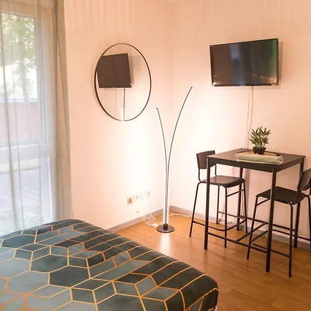 Charmant Studio Avec Parking Prive - Proche Part-Dieu Villeurbanne Extérieur photo